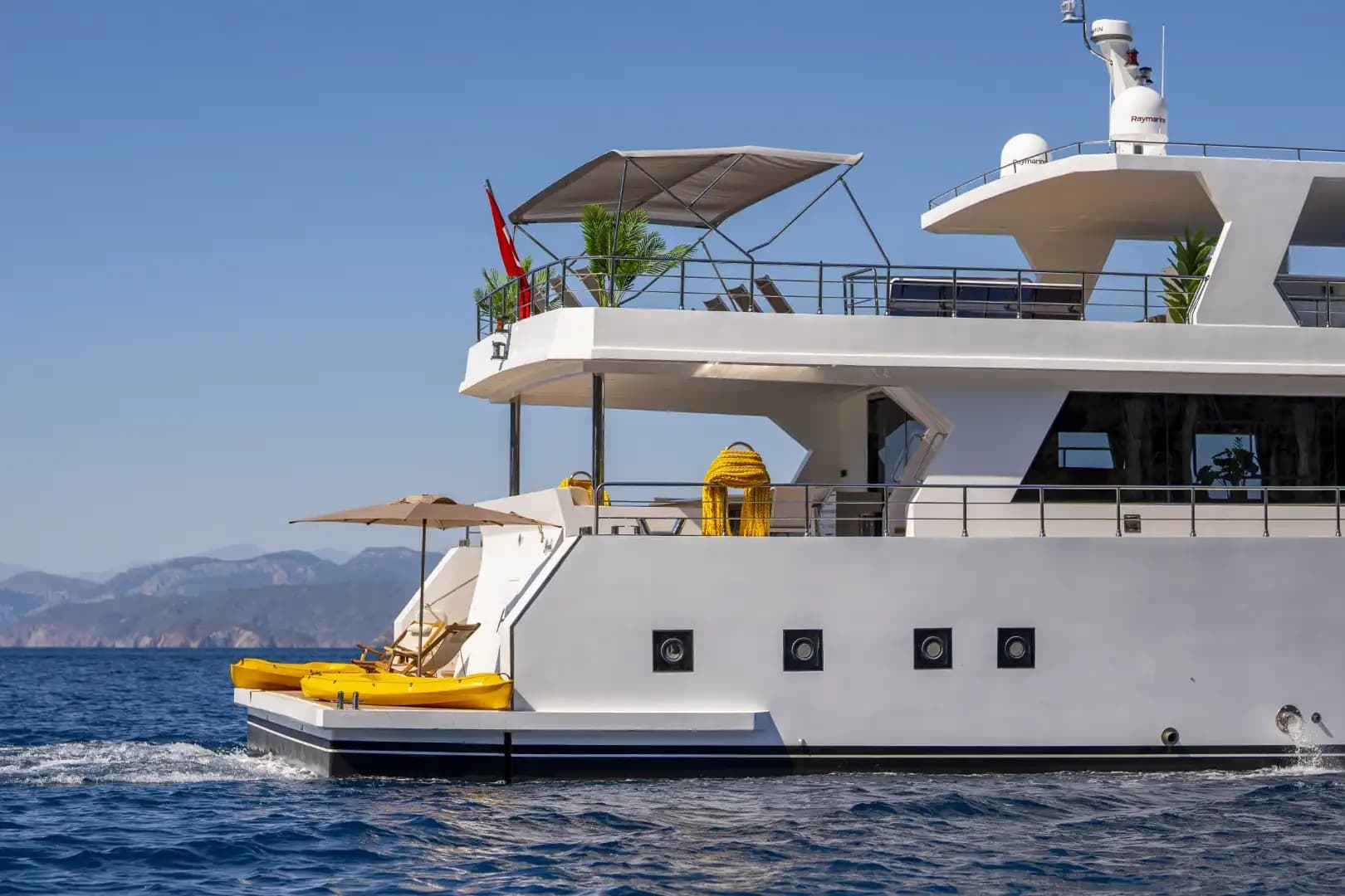 2025 Yapımı Yepyeni Lüks Trawler: Üst Güverte Master Kabin ve Geniş 20
