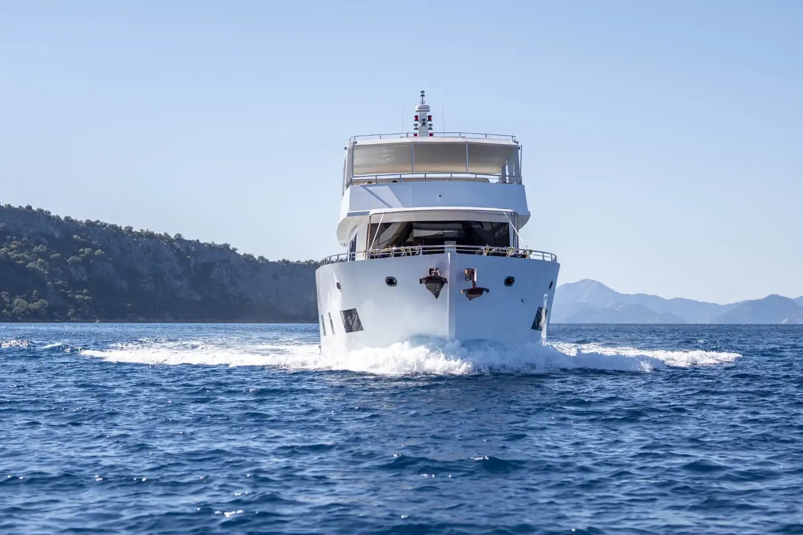 2025 Yapımı Yepyeni Lüks Trawler: Üst Güverte Master Kabin ve Geniş 16