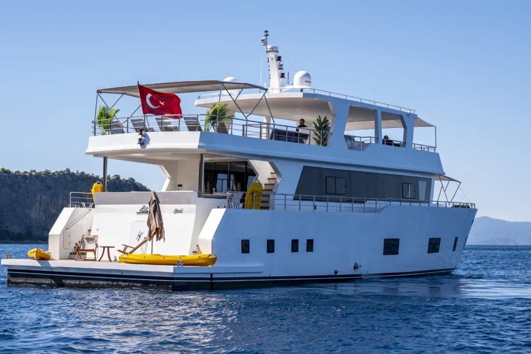 2025 Yapımı Yepyeni Lüks Trawler: Üst Güverte Master Kabin ve Geniş