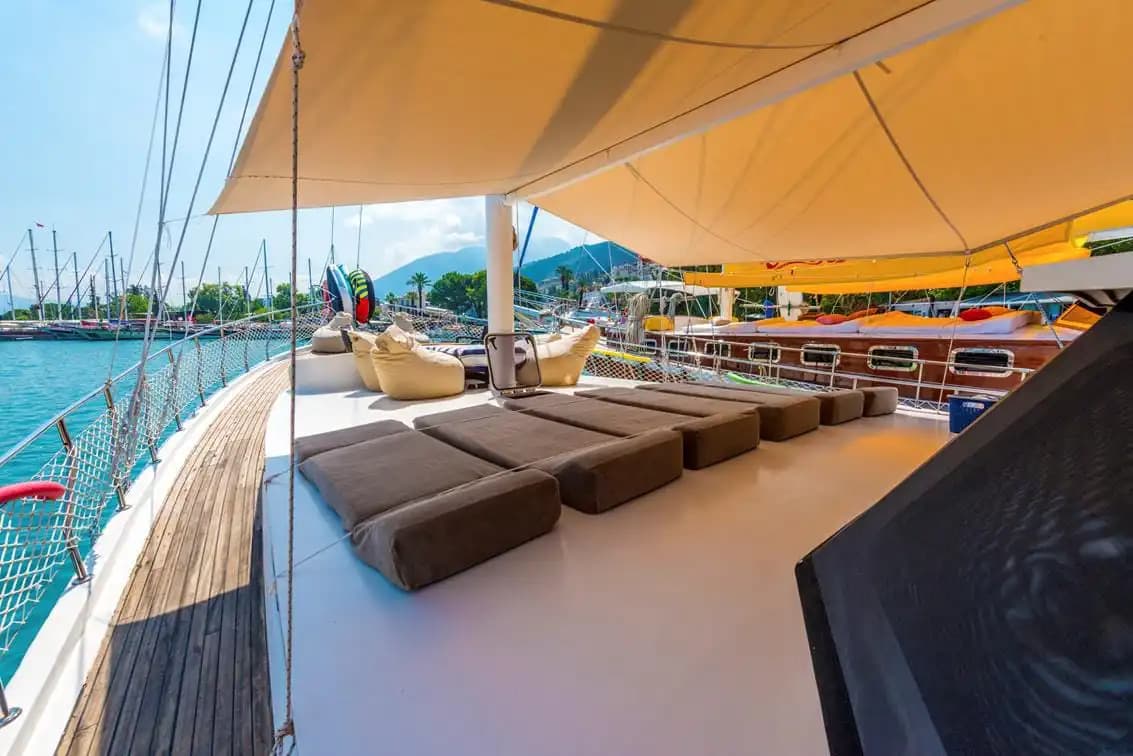 Fethiye’nin Mavi Sularında 24 Metrelik Gulet ile Konforlu Tatil! 7