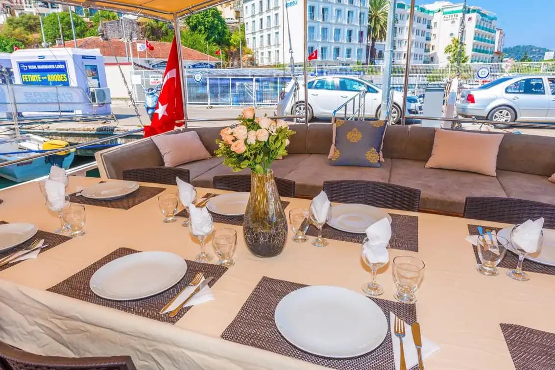 Fethiye’nin Mavi Sularında 24 Metrelik Gulet ile Konforlu Tatil! 4