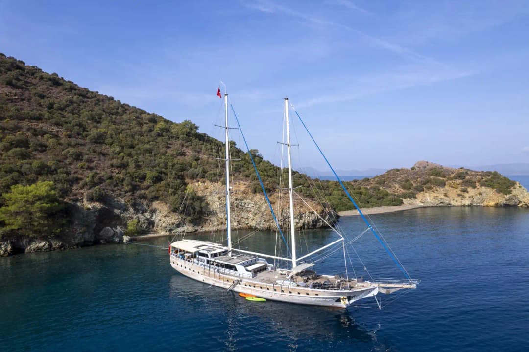 Kalabalık Gruplar İçin İdeal: 36 Metre, 18 Kişilik Lüks Gulet (8 Kabin)