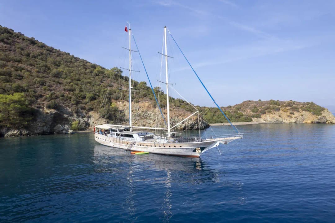 Kalabalık Gruplar İçin İdeal: 36 Metre, 18 Kişilik Lüks Gulet (8 Kabin)