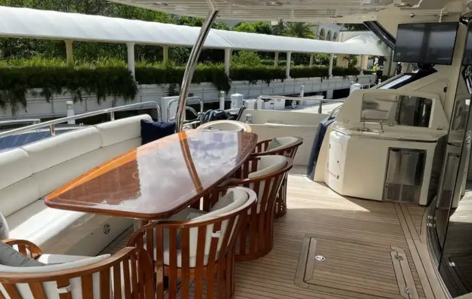 Bodrum’un İncisinde Lüks Bir Deneyim: 32 Metrelik Motoryat ile Mavi Yolculuk 6