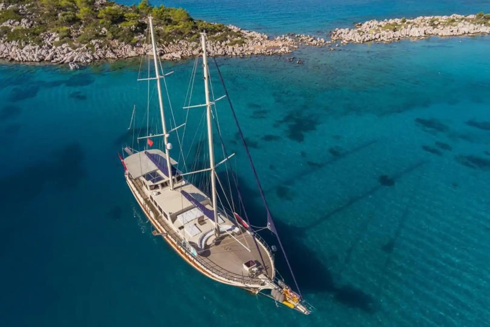 Marmaris'te 7 Metre Genişliğinde, 6 Kabinli Gulet ile Rahat Konaklama 10