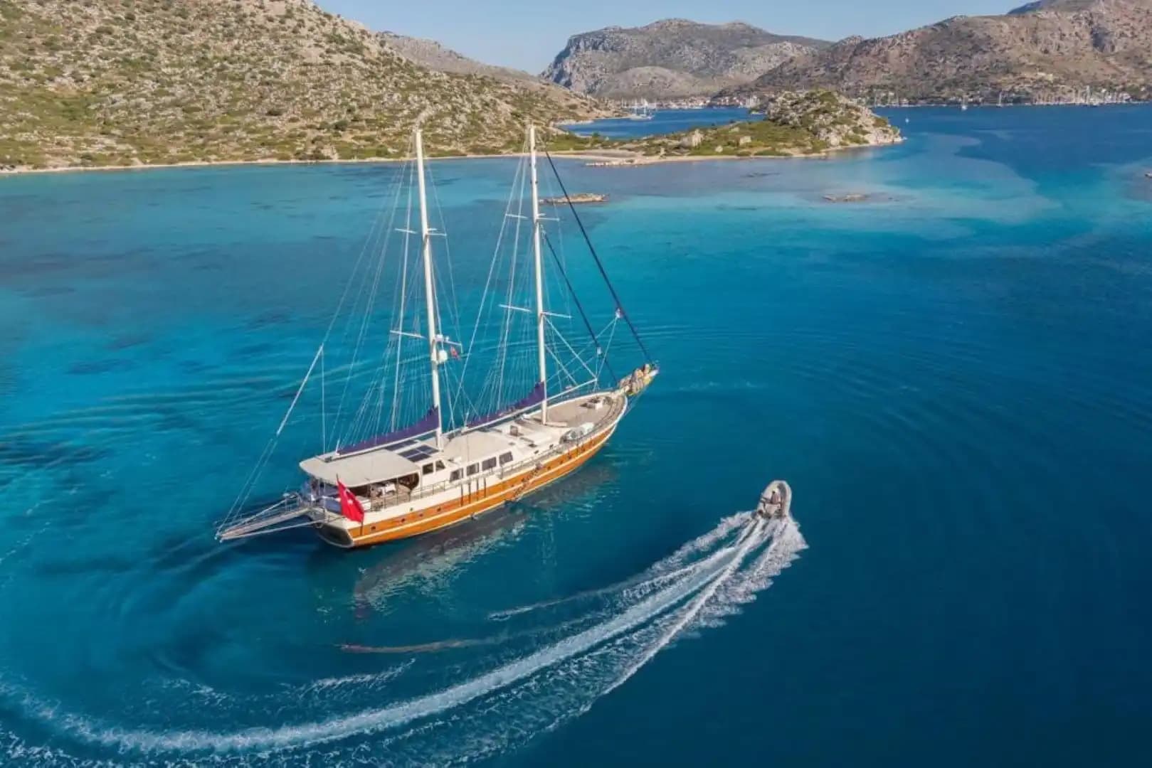 Marmaris'te 7 Metre Genişliğinde, 6 Kabinli Gulet ile Rahat Konaklama 9