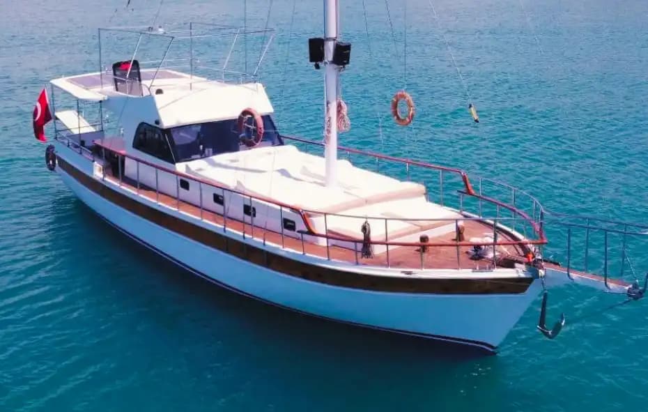 Side'de Lüks ve Eğlenceyi Buluşturan 25 Kişilik Özel Yapım Tekne