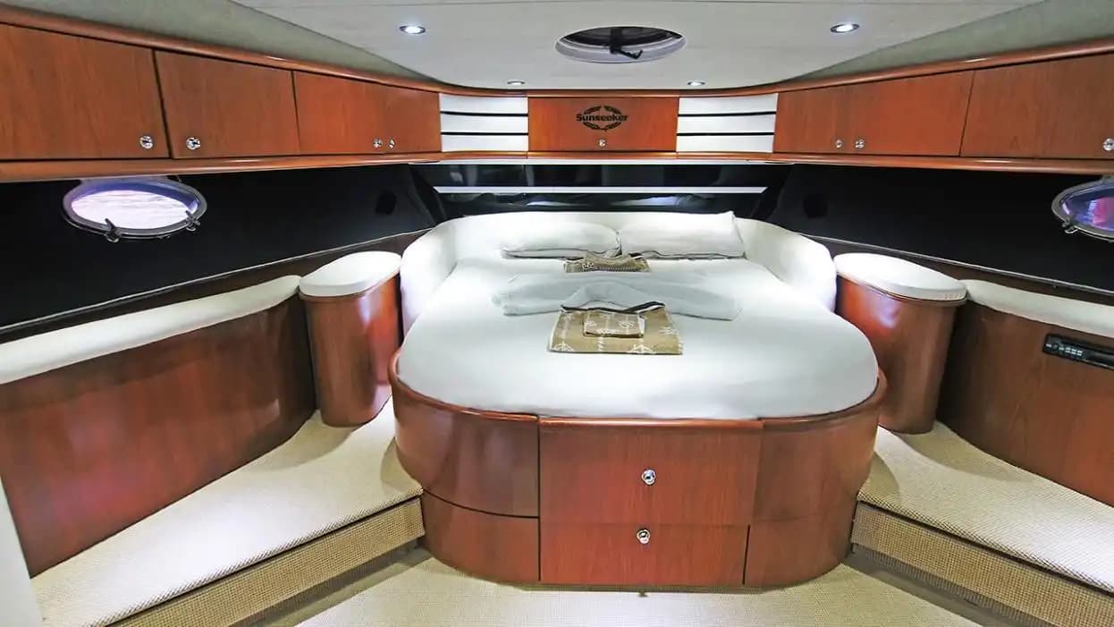 Bodrum’da Lüks ve Güç Bir Arada: Sunseeker Manhattan 62 Motoryat 20 Metre 3 Kabin 14
