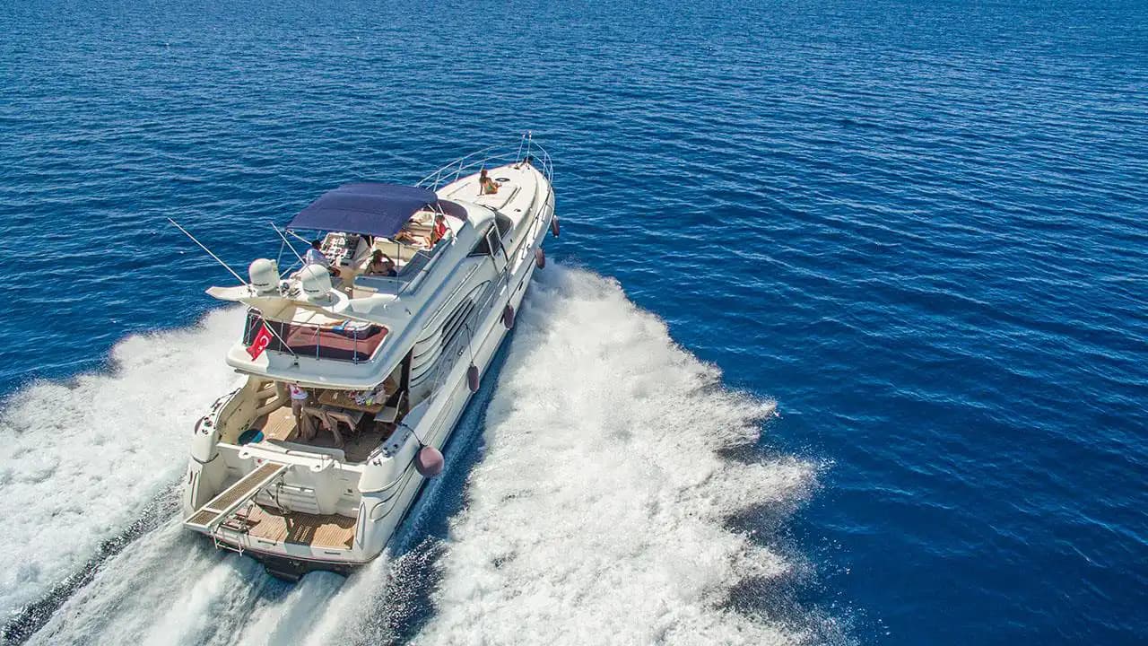 Bodrum’da Lüks ve Güç Bir Arada: Sunseeker Manhattan 62 Motoryat 20 Metre 3 Kabin 2
