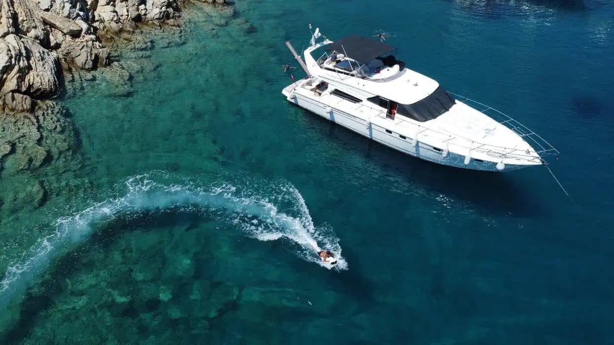Bodrum’da Lüks ve Güç Bir Arada: Sunseeker Manhattan 62 Motoryat 20 Metre 3 Kabin 6