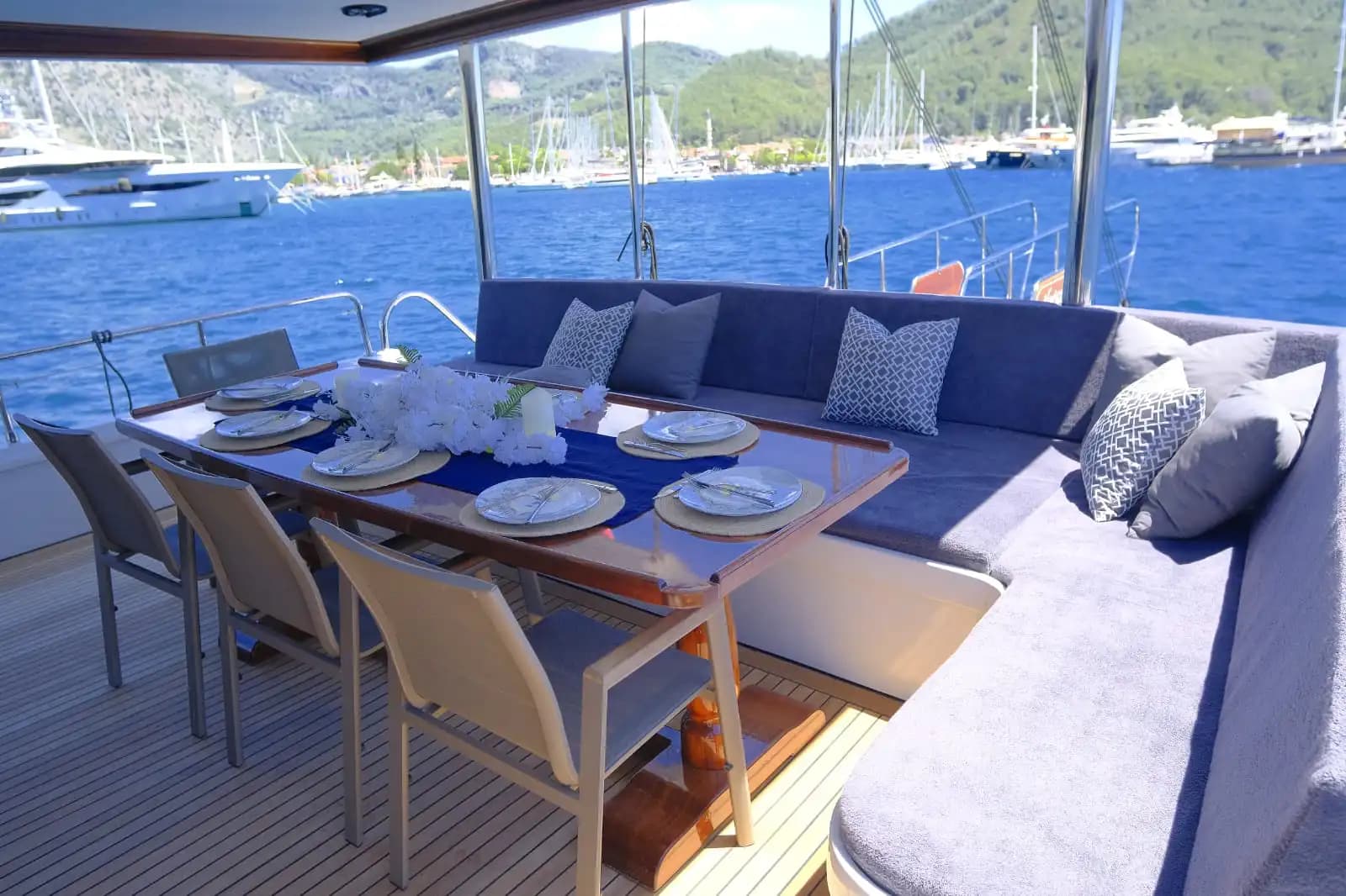 Göcek’in Huzurlu Sularında 3 Kabinli Gulet ile Özel Bir Tatil 3