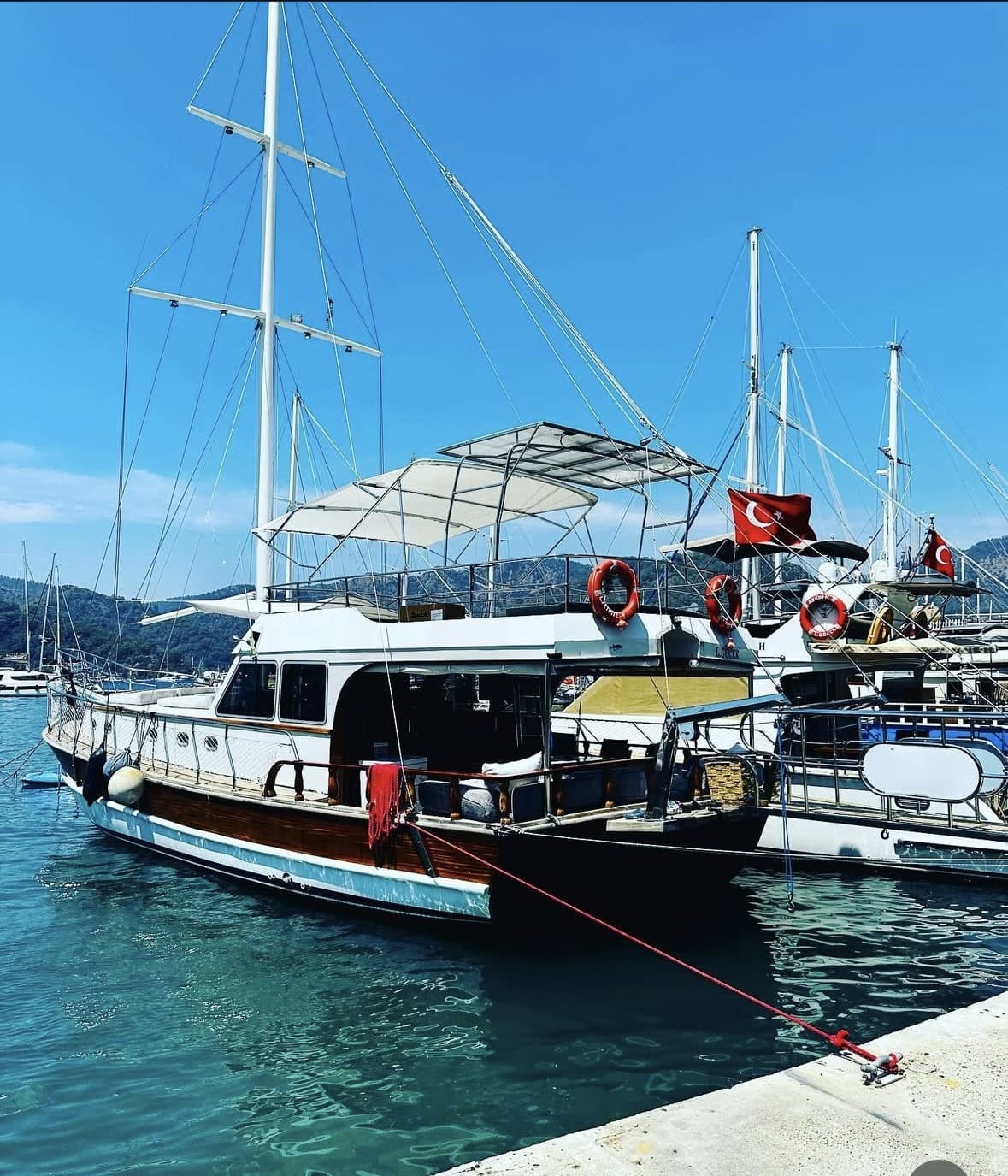 Göcek'te 18m Lüks Yat Kiralama (6 Kişi) | 3 Kabin, Geniş Güverte, Unutulmaz Mavi Yolculuk