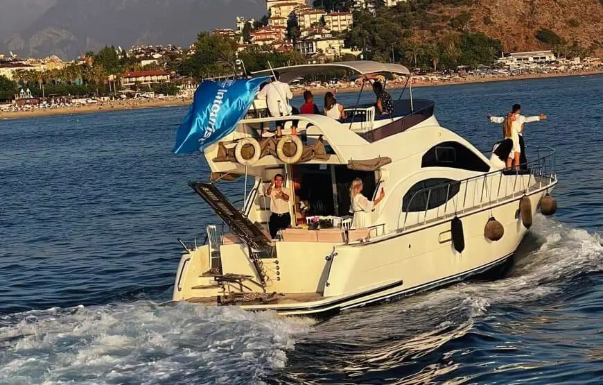 Alanya’da Doğal Güzellikler Eşliğinde, 18 Metre, Modern Yat