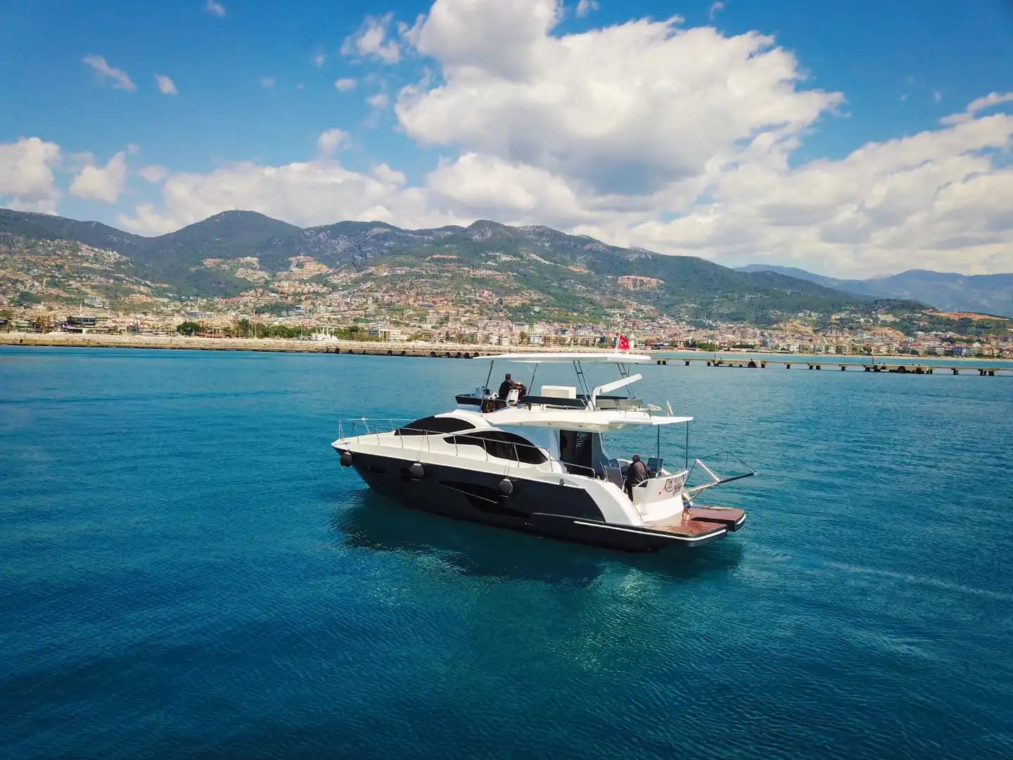 Alanya'da Lüks Bir Tatil, 4 Kabinli, 8 Kişilik Motoryat 7