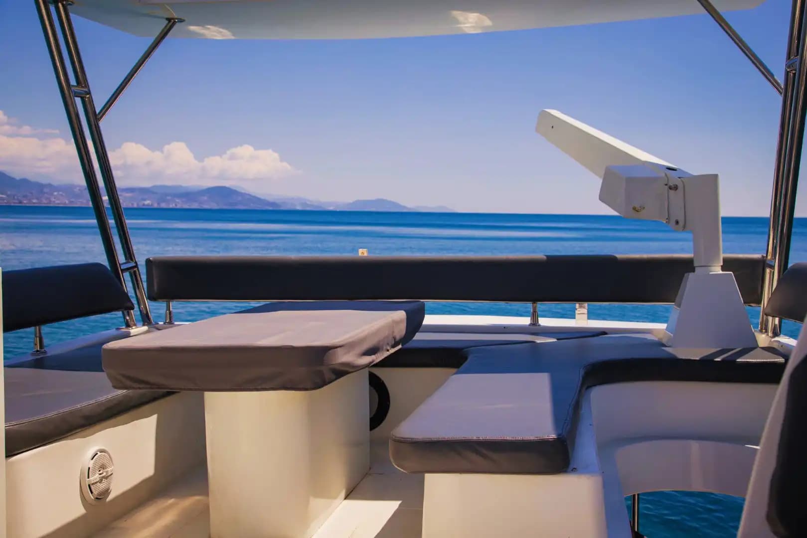 Alanya'da Lüks Bir Tatil, 4 Kabinli, 8 Kişilik Motoryat 16