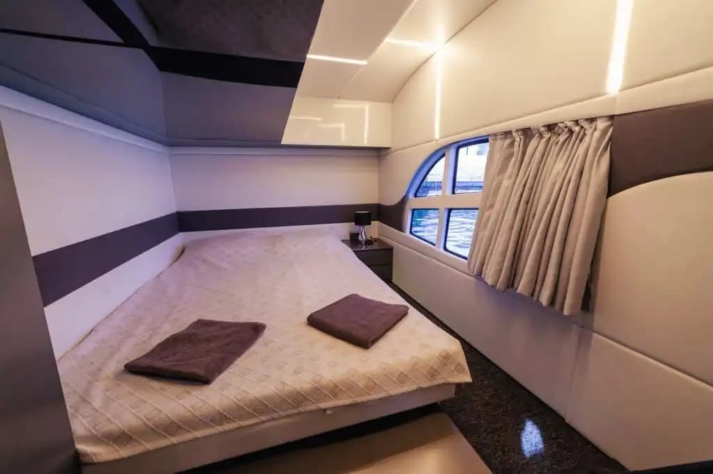 Alanya'da Lüks Bir Tatil, 4 Kabinli, 8 Kişilik Motoryat 22