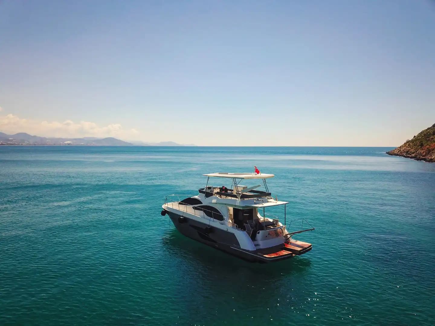 Alanya'da Lüks Bir Tatil, 4 Kabinli, 8 Kişilik Motoryat 13