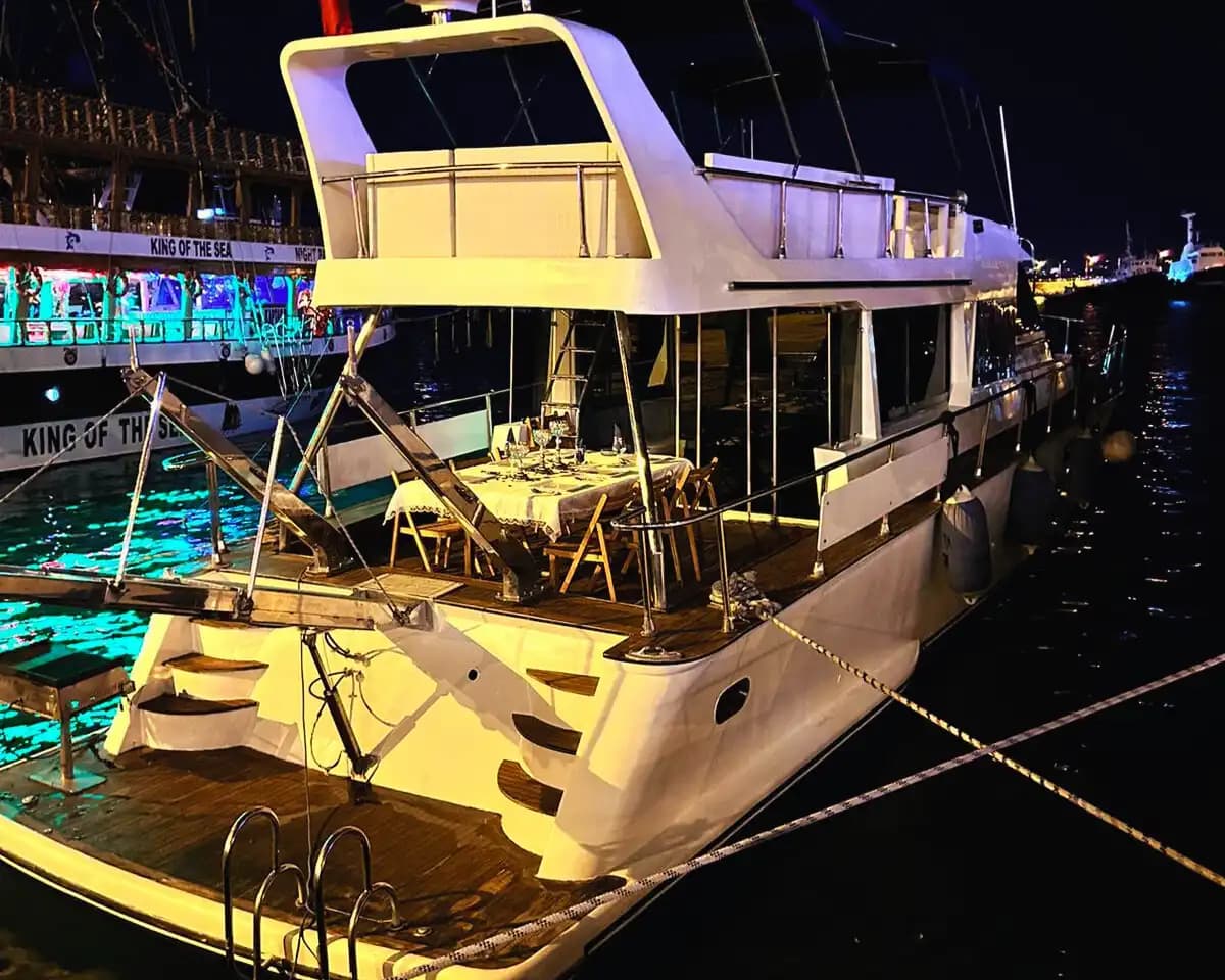 Alanya'da Kalabalık Gruplar İçin 19 Metrelik, Konforlu Gezi Teknesi 5