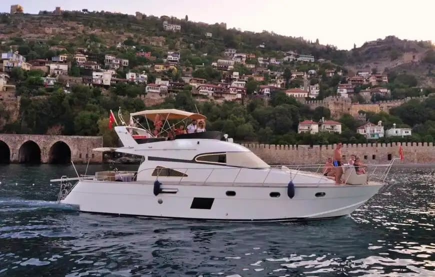 Alanya’da 17 Metrelik 3 Kabinli Muhteşem Konforlu Gulet ile Özel Deneyim