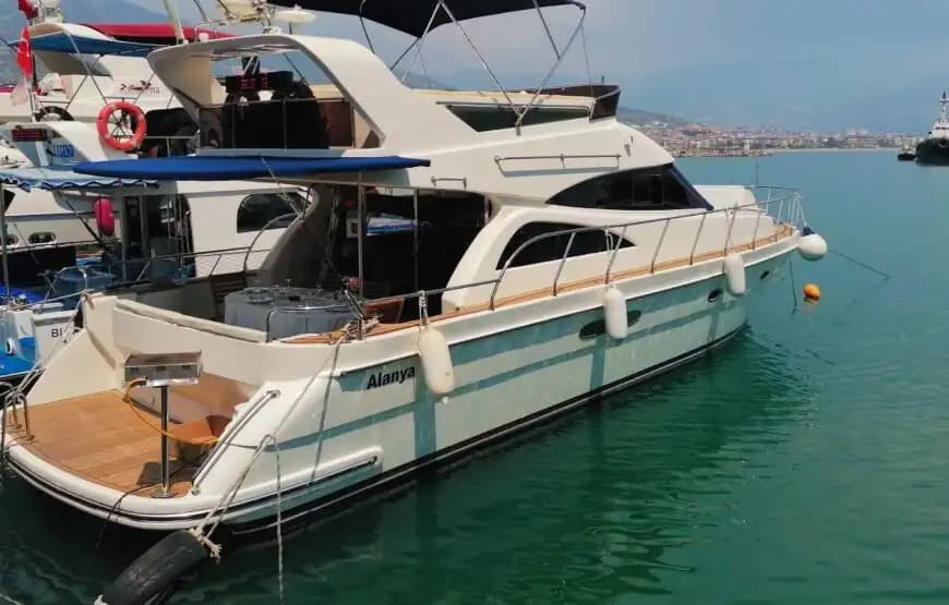 Antalya'nın Eşsiz Maviliklerine Açılmak İçin Özel Tekne 3