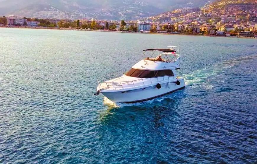 Alanya'nın Büyüleyici Maviliklerine Eşsiz Deneyim İçin Özel Tekne