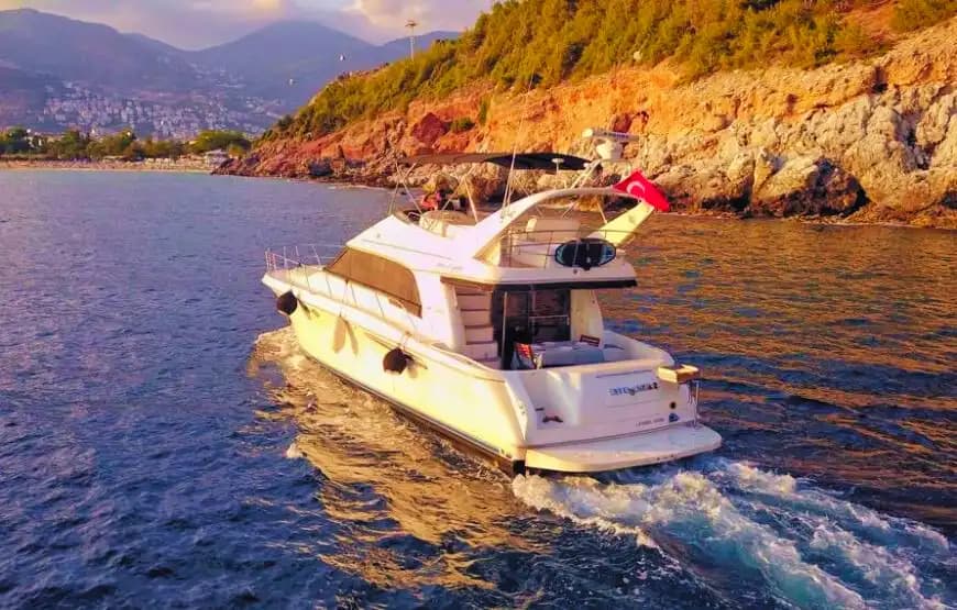 Alanya'nın Büyüleyici Maviliklerine Eşsiz Deneyim İçin Özel Tekne 11