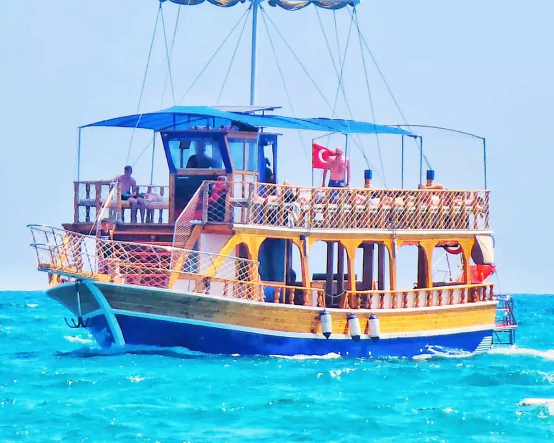 Antalya Kundu'da Düden Şelalesi Rotasıyla, Yemekli Özel Gezi Teknesi