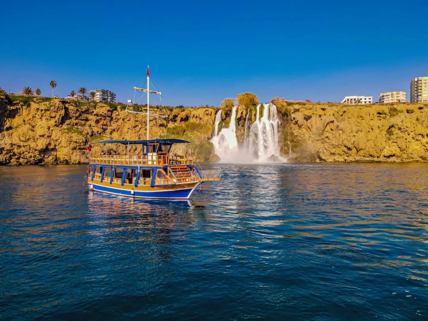 Antalya Kundu'da Düden Şelalesi Rotasıyla, Yemekli Özel Gezi Teknesi 2