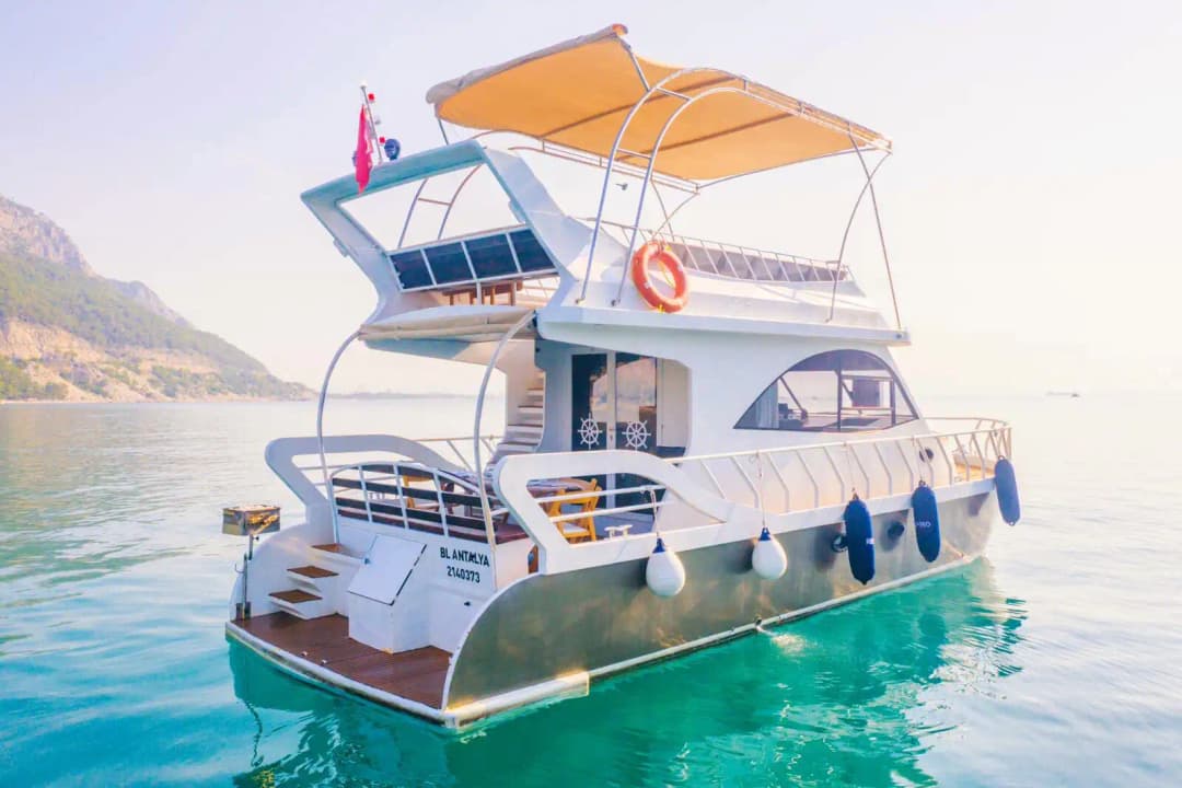 Antalya’nın Turkuaz Sularını Özel Keşfedebileceğiniz 10 Kişilik Ekonomik Yat