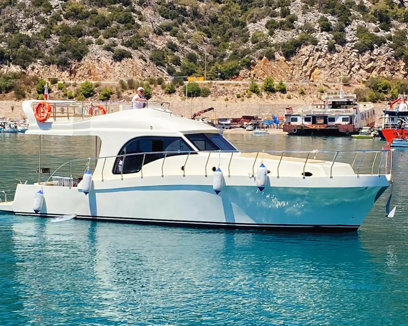 Antalya Çıkışlı Özel Yapım Tekne ile Konforlu ve Eğlence Dolu Mavi Yolculuk 2