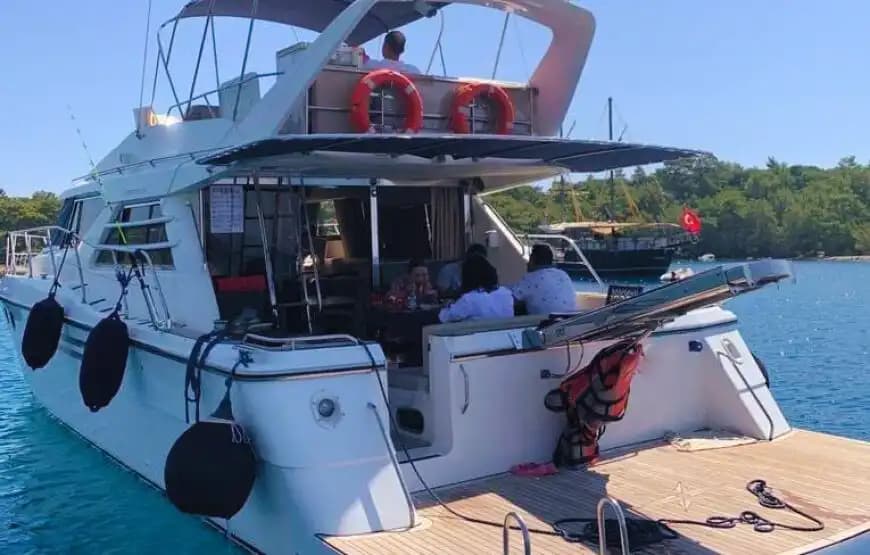 Antalya'da Princess Motoryat ile 17 Metrelik Lüks Gezi: 3 Kabinli Unutulmaz Deneyim 7