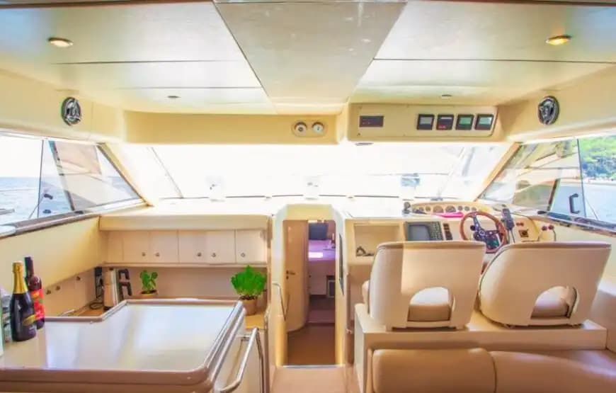 Antalya'da Princess Motoryat ile 17 Metrelik Lüks Gezi: 3 Kabinli Unutulmaz Deneyim 10