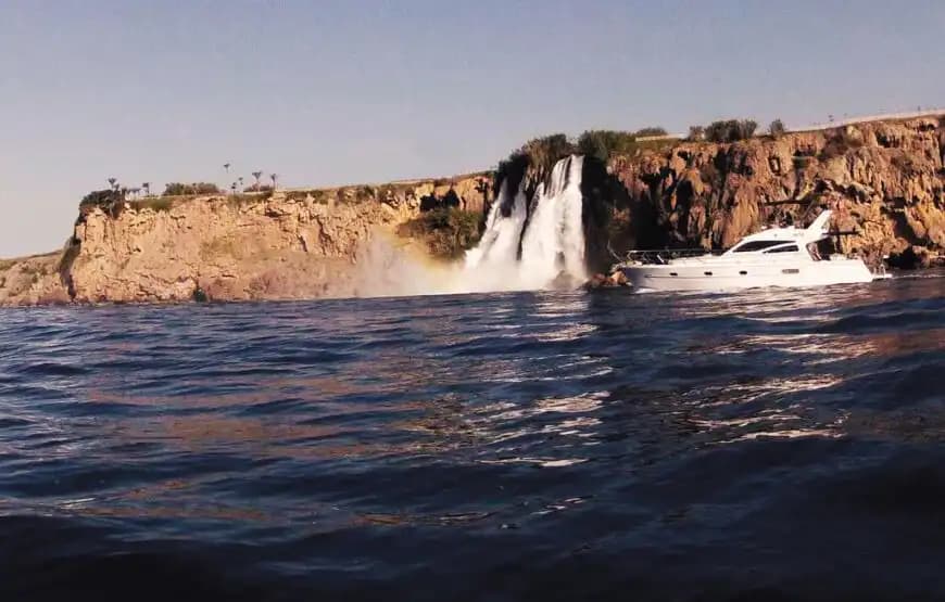 Antalya’da 17 Metre Uzunluğunda, 12 Kişilik Modern ve Şık Özel Yapım Tekne - Yatta Evlilik Yıldönümü