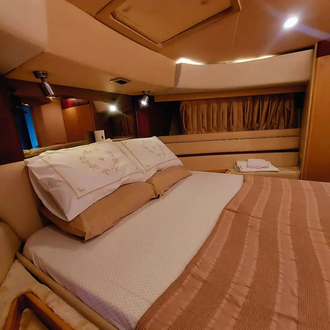 Antalya Ferretti Marka 21 Metre Lüks Motoryat ile Konforlu Eşsiz Deneyim 25