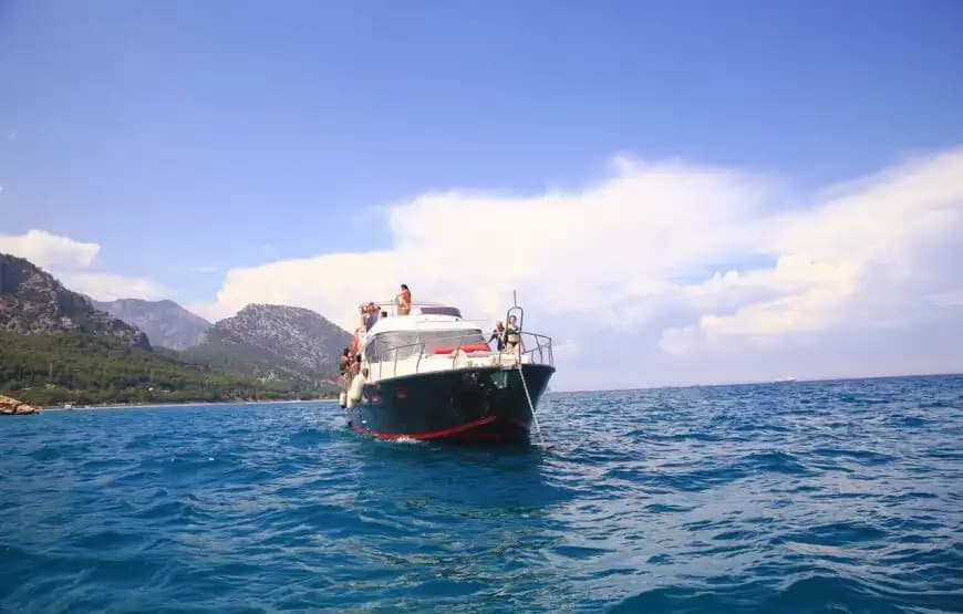 Antalya'nın Büyüleyici Maviliklerinde 16 Metre Özel Yapım Yat ile Lüks Gezi 6