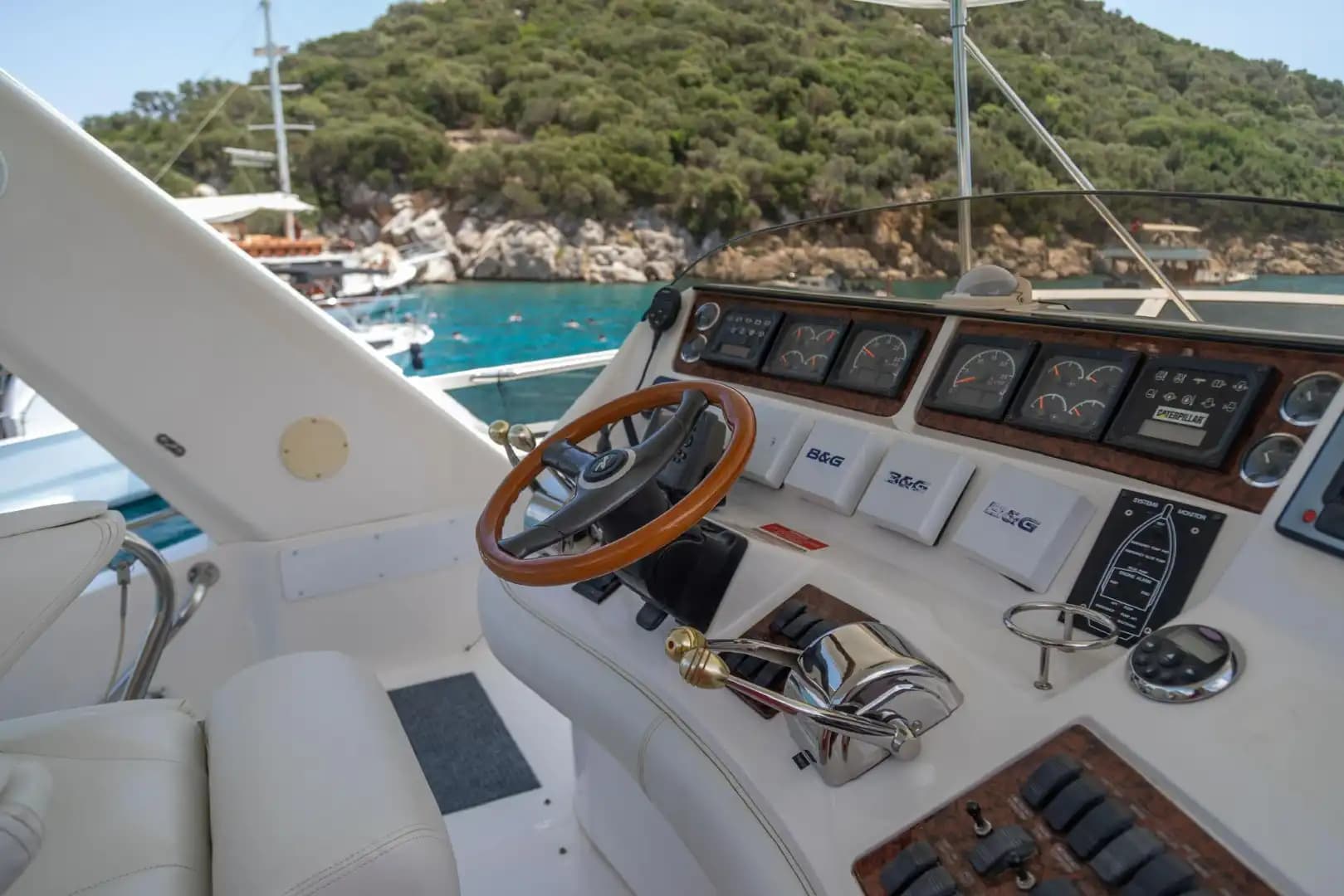 Antalya'da Özel Motoryat Kiralama | Searay Marka Günlük Tur ve Sunset Turu 10