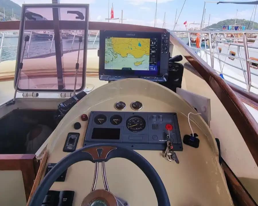 Antalya’nın Eşsiz Koylarında Özel Yapım Tekne ile Unutulmaz Mavi Yolculuk 7