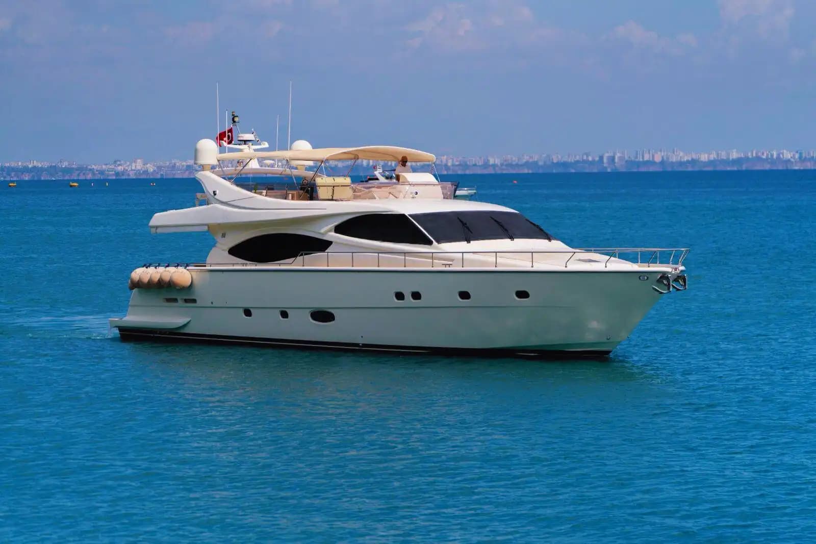 Antalya'da Ferretti 25 Metre Lüks Yat ile Özel Organizasyonlar ve Mavi Yolculuk - Yatta Bekarlığa Veda