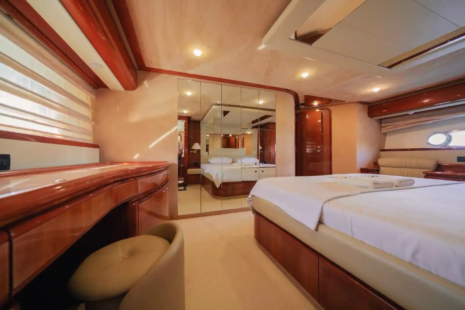 Antalya'da Ferretti 25 Metre Lüks Yat ile Özel Organizasyonlar ve Mavi Yolculuk 24