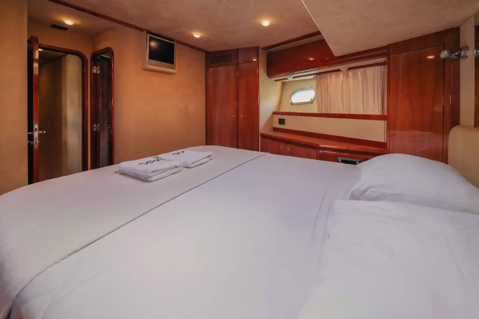 Antalya'da Ferretti 25 Metre Lüks Yat ile Özel Organizasyonlar ve Mavi Yolculuk 23
