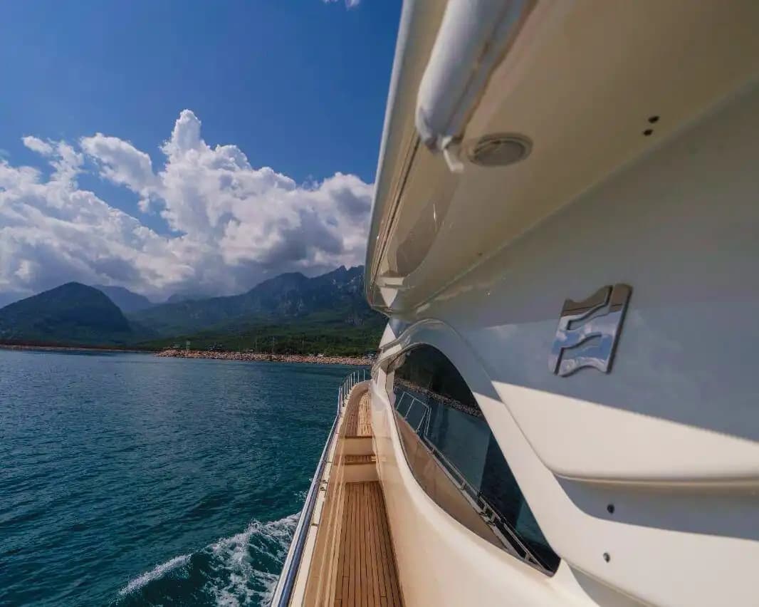Antalya'da Ferretti 25 Metre Lüks Yat ile Özel Organizasyonlar ve Mavi Yolculuk 14
