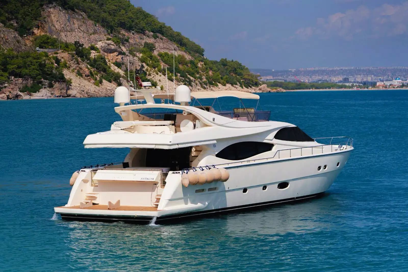 Antalya'da Ferretti 25 Metre Lüks Yat ile Özel Organizasyonlar ve Mavi Yolculuk 3