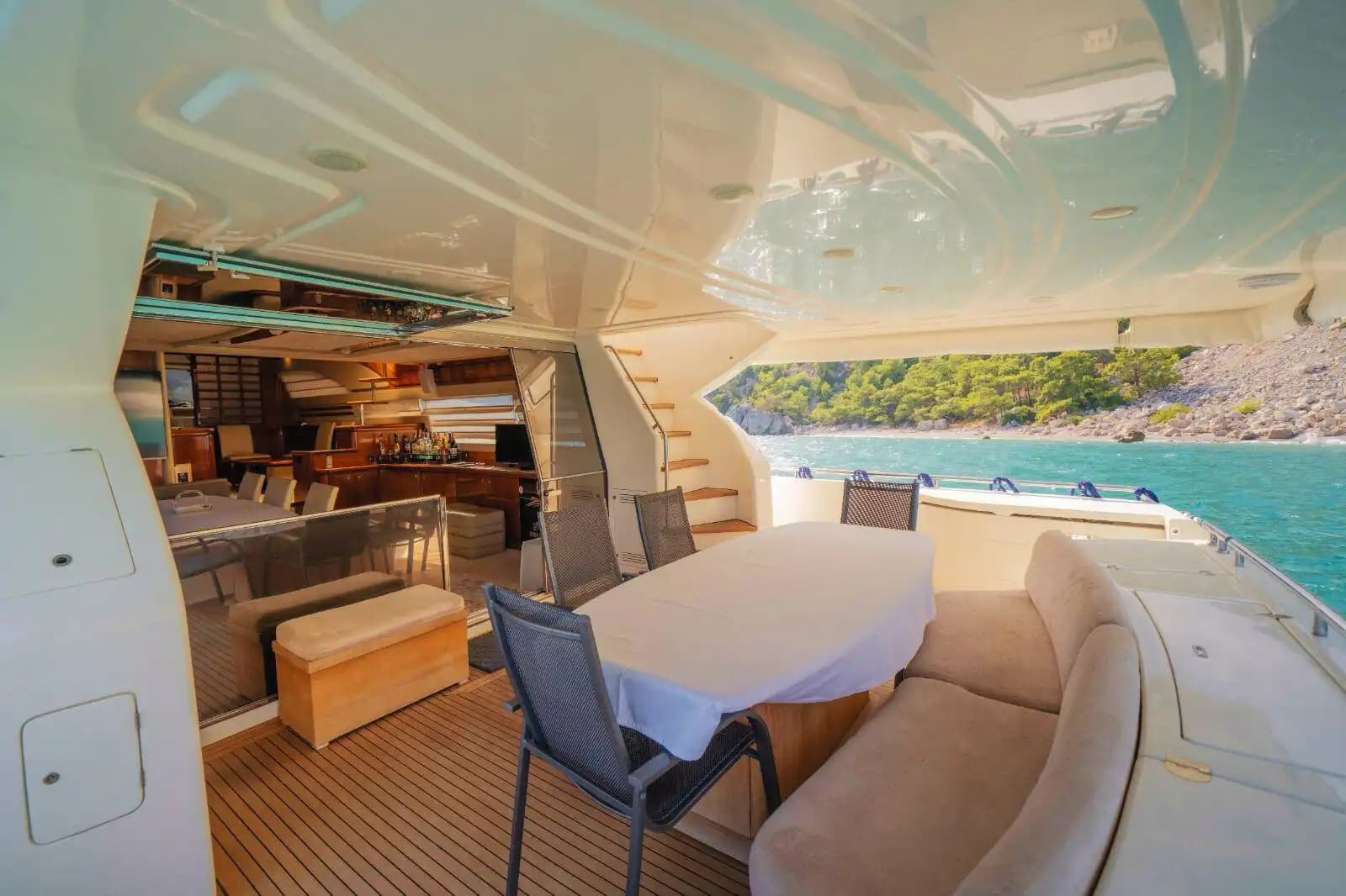 Antalya'da Ferretti 25 Metre Lüks Yat ile Özel Organizasyonlar ve Mavi Yolculuk 5