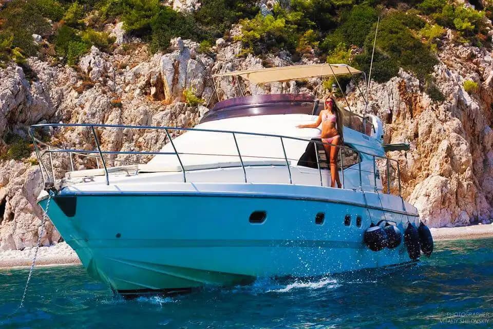 Antalya'da Princess 15 Metre Motoryat ile Gezi, Yüzme ve Özel Partiler - Yatta Evlilik Yıldönümü