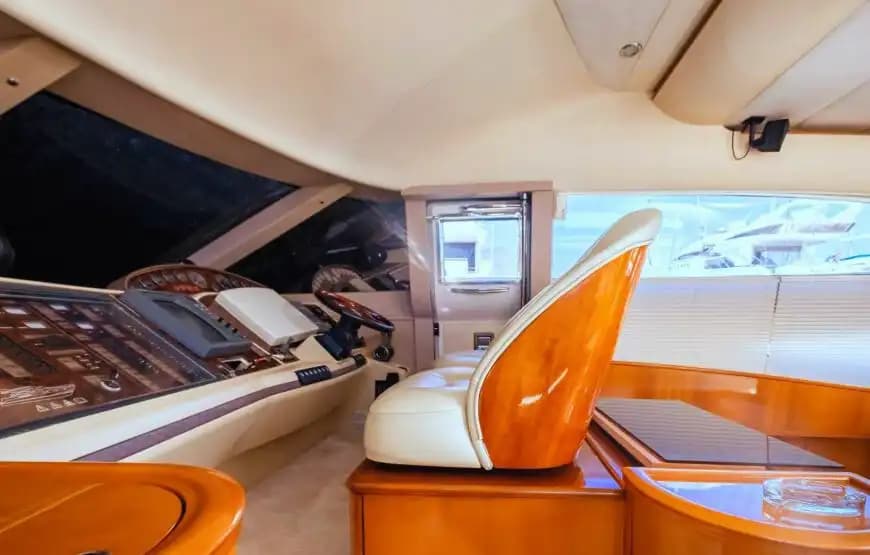 Antalya'da 18 Metre Motoryat ile Masmavi Sularda Özel Gezi ve Yüzme 6