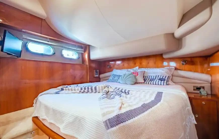 Antalya'da 18 Metre Motoryat ile Masmavi Sularda Özel Gezi ve Yüzme 10