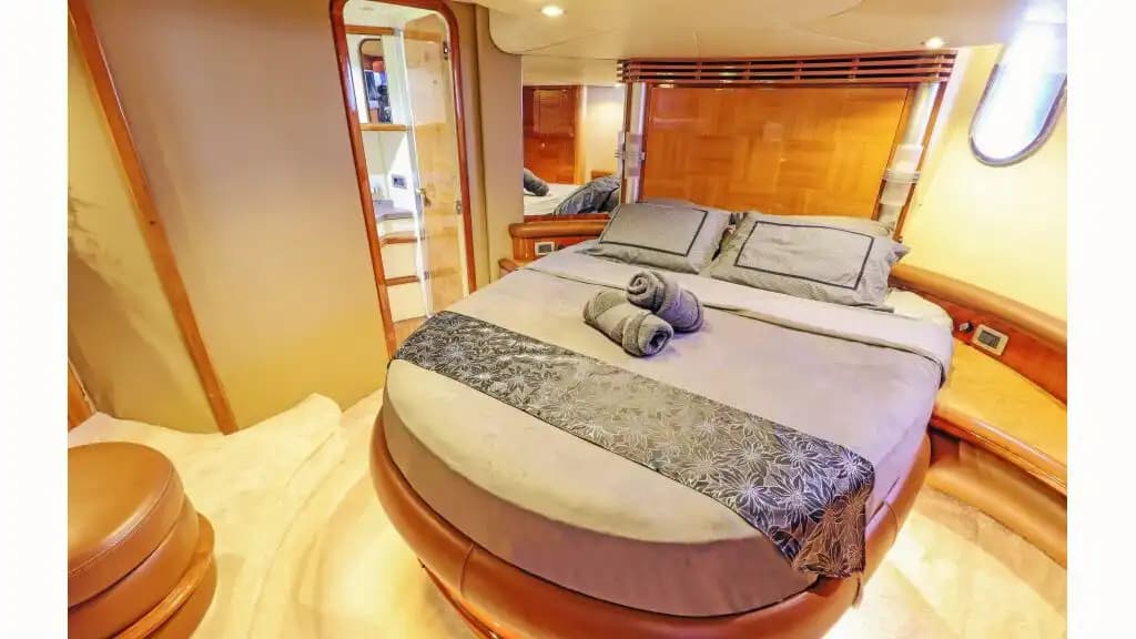 Azimut 17 Metre Lüks Yat ile  Antalya'nın Turkuaz Sularında Gezi, Yüzme ve Çok Özel Organizasyonlar 16