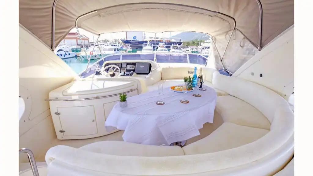 Azimut 17 Metre Lüks Yat ile  Antalya'nın Turkuaz Sularında Gezi, Yüzme ve Çok Özel Organizasyonlar 10