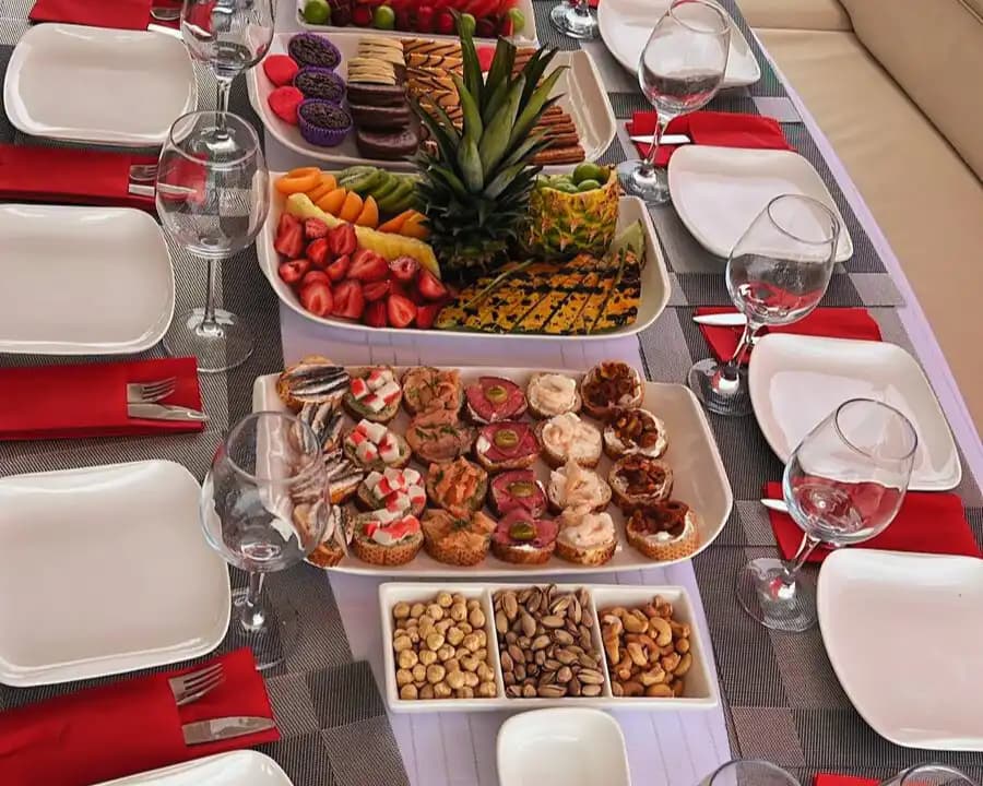 Antalya Sunseeker 27 Metre Motoryat ile Lüks ve Konforlu Mavi Yolculuk Deneyimi 10