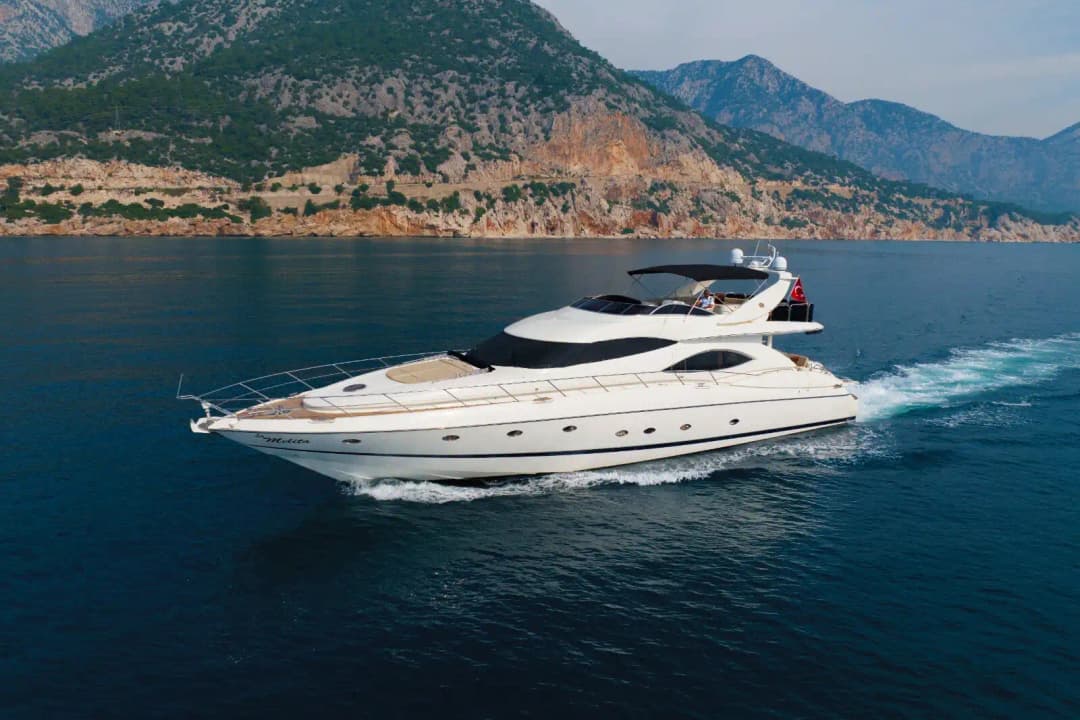 Antalya Sunseeker 27 Metre Motoryat ile Lüks ve Konforlu Mavi Yolculuk Deneyimi